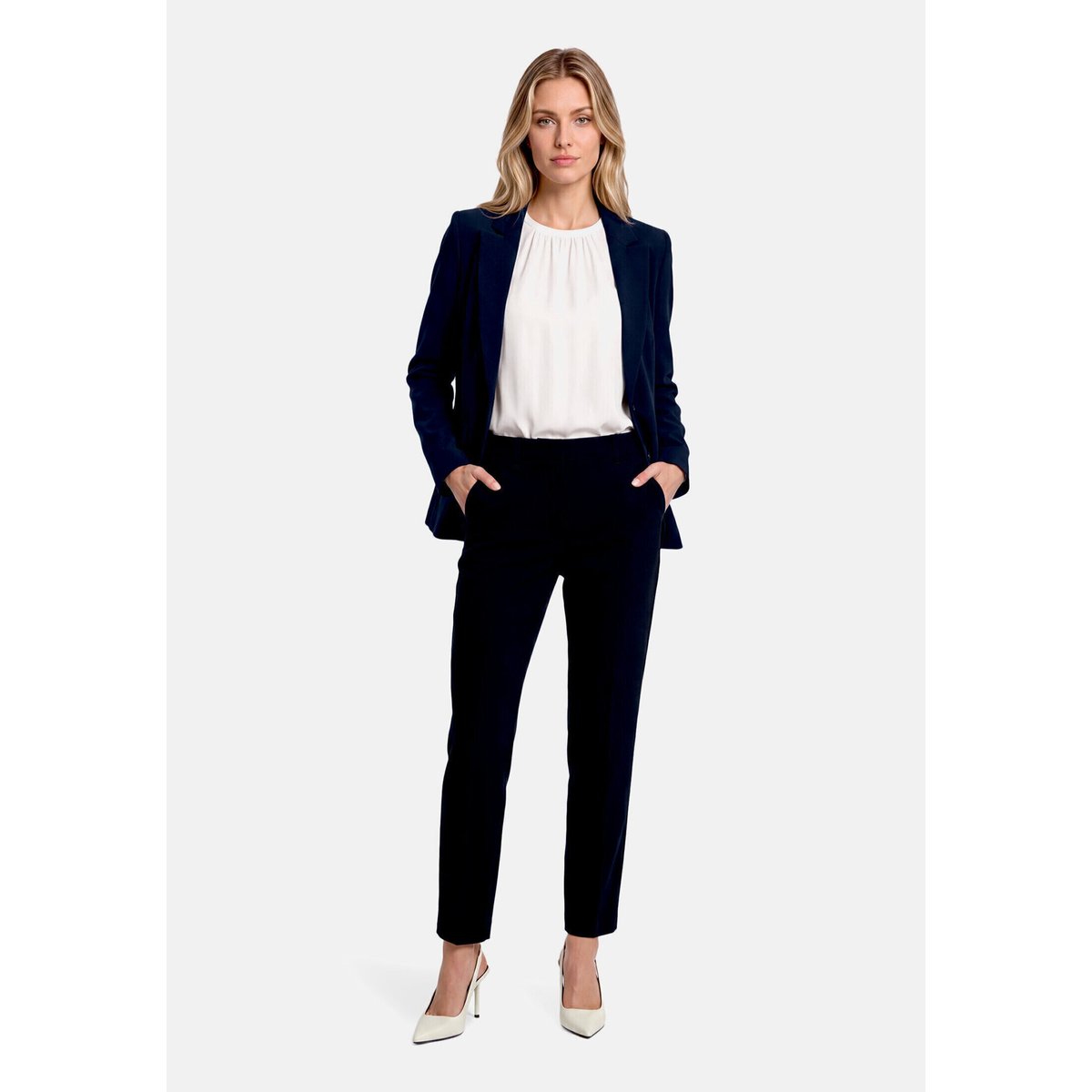 Blazer classique à poches navy blue, BETTY & CO
