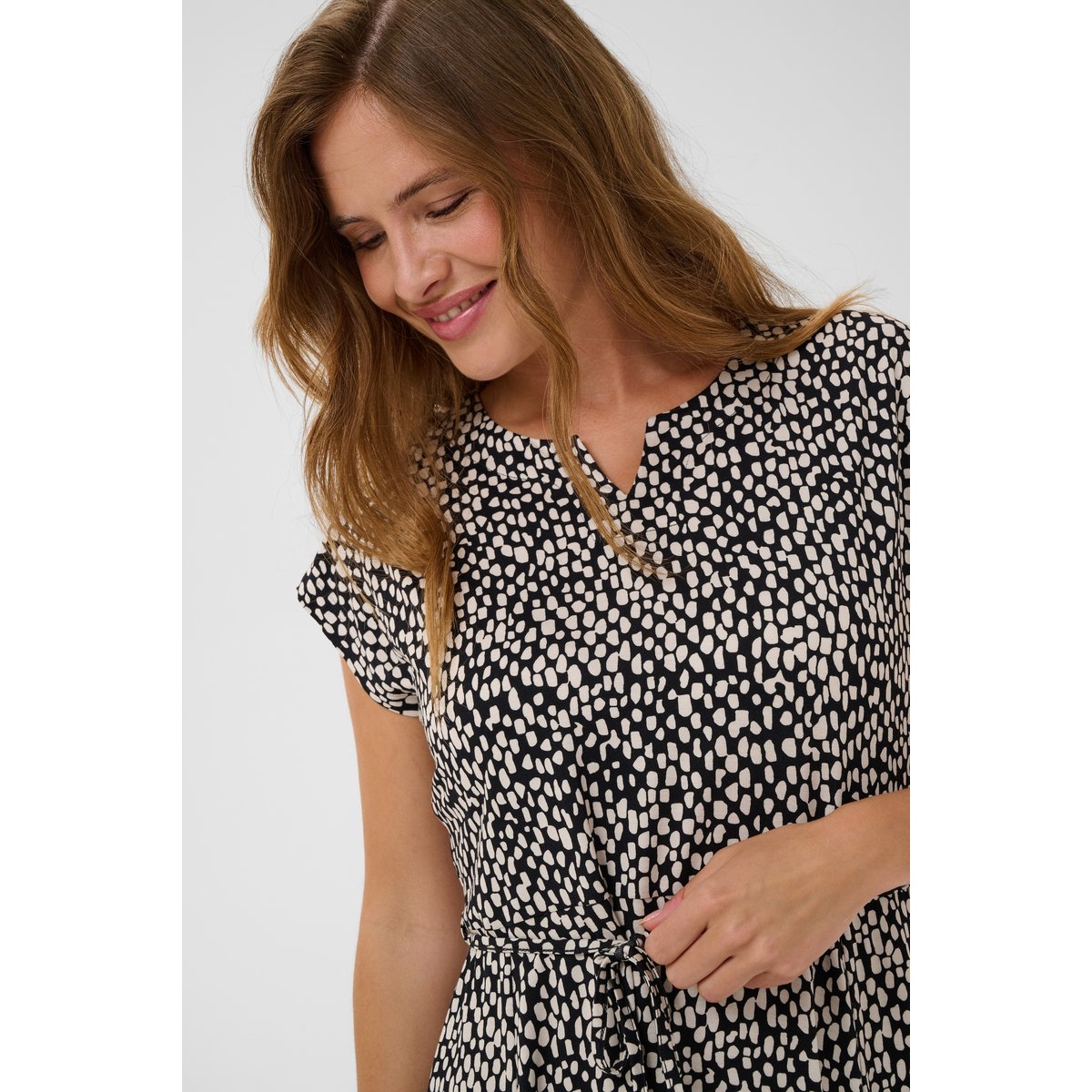Robe noir/blanc graphique a pois, KAFFE