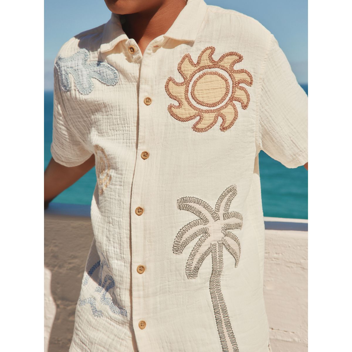 Chemise à manches courtes et broderie palmier broderie écru palmier soleil, NEXT
