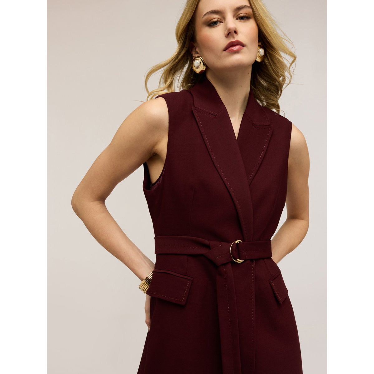Gilet double boutonnage avec ceinture burgundy, MOTIVI