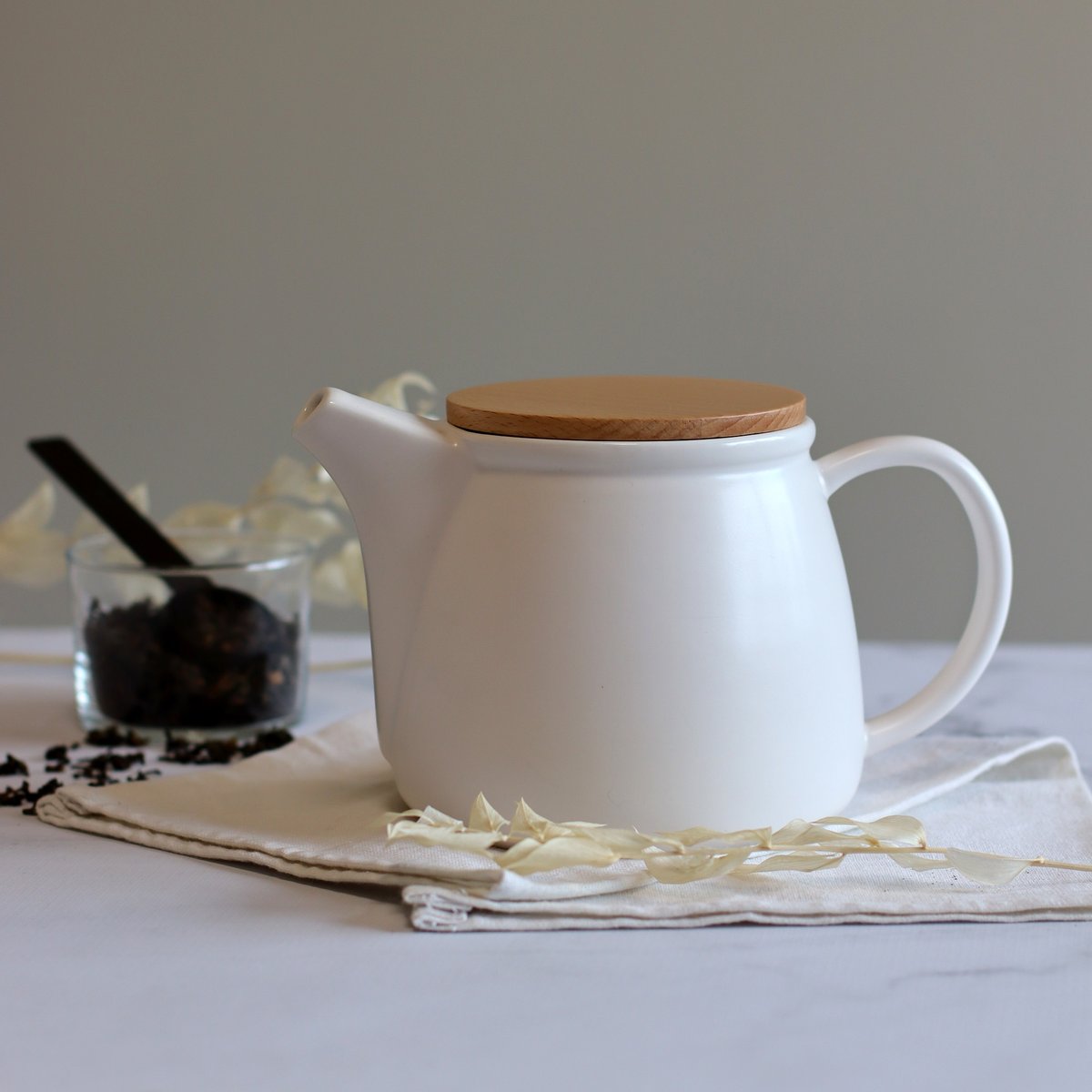Théière en porcelaine 1L, MONA blanc-naturel, OGO LIVING