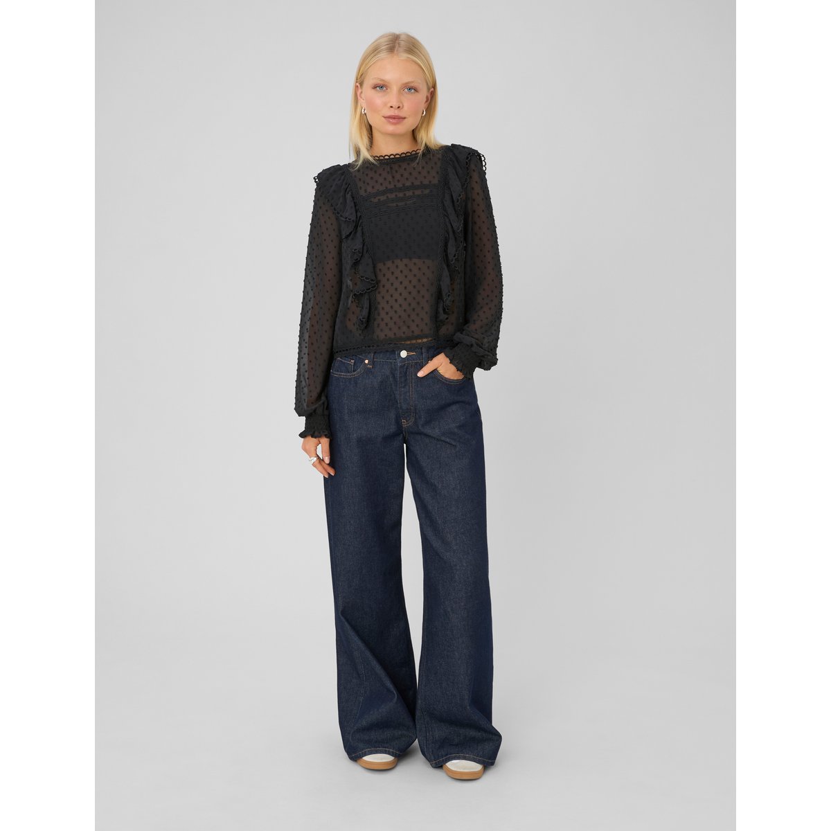 Blouse plumetis volantée noir, BZB