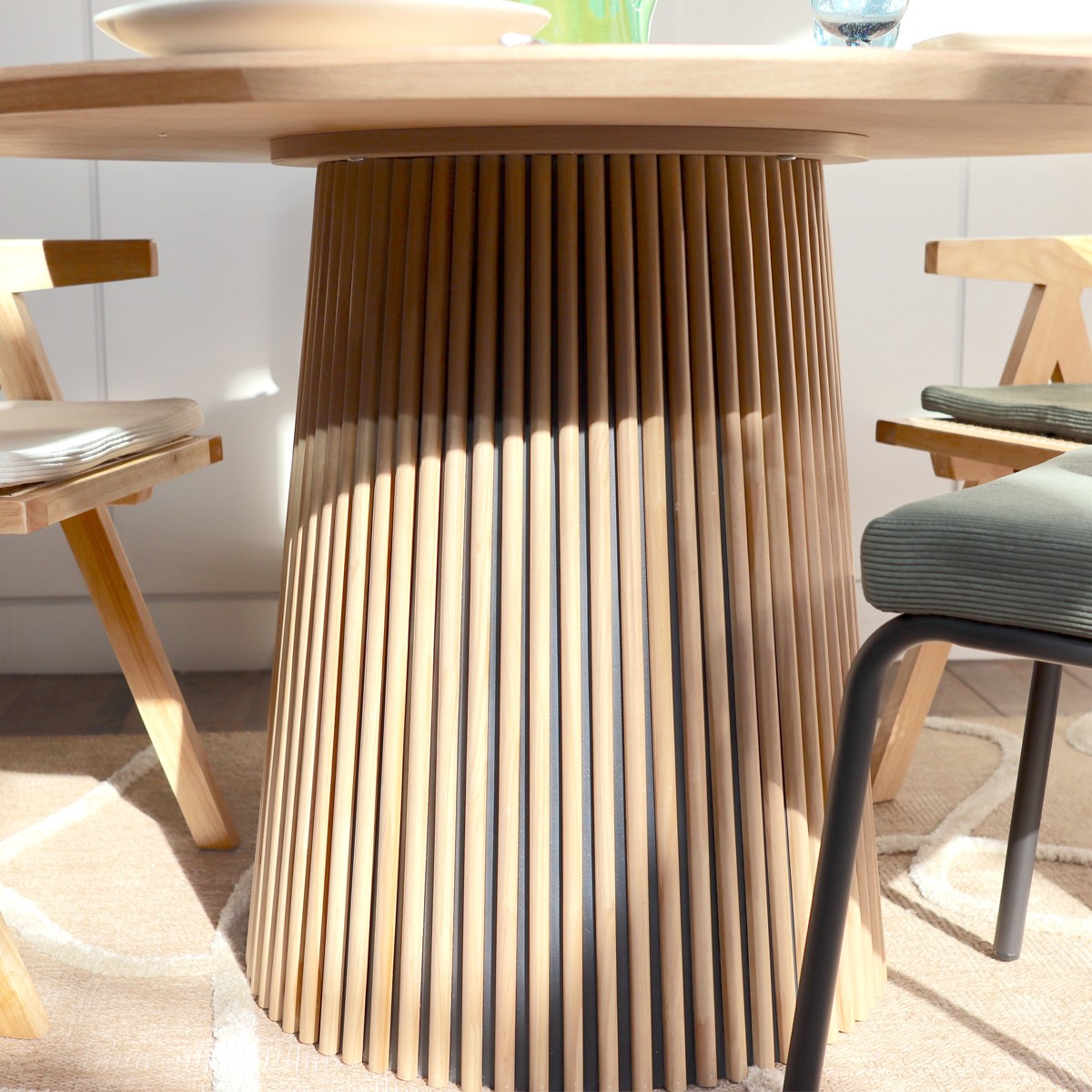 Table à manger ronde en bois 4 personnes - ADA bois, HOMIFAB