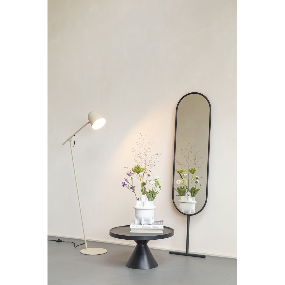 Miroir en métal v021493, TESS noir, ZUIVER