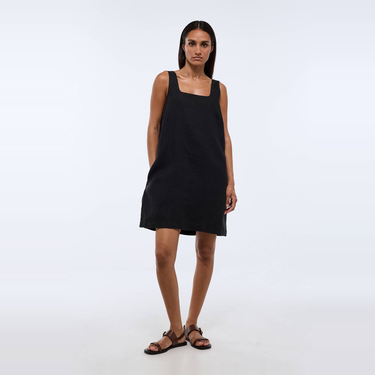 Robe courte unie en lin noir, MONOPRIX