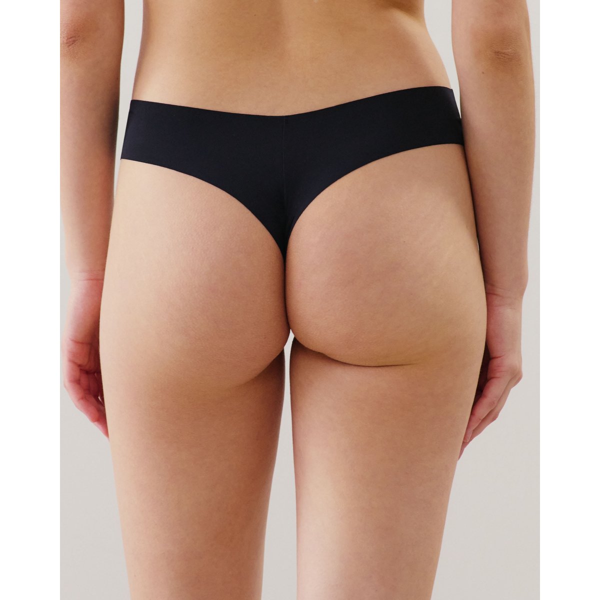 Tanga en microfibre NEW CLINMICRIZ noir, UNDIZ