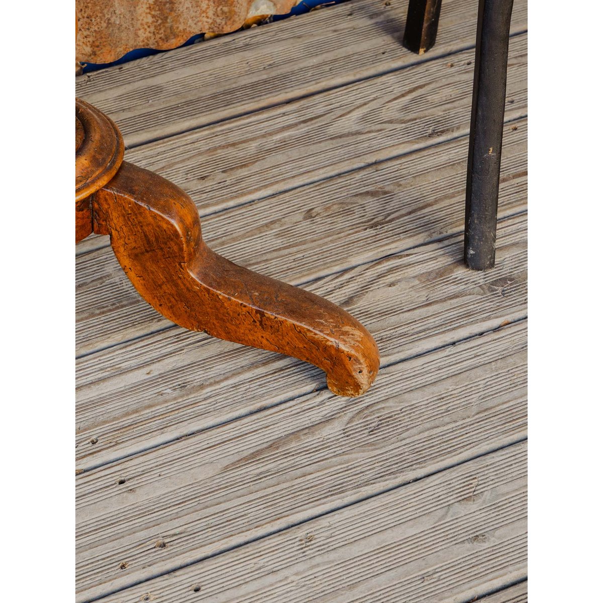 Table d'appoint en bois Francine N°1677 - Bon état bois foncé, DEBONGOUT