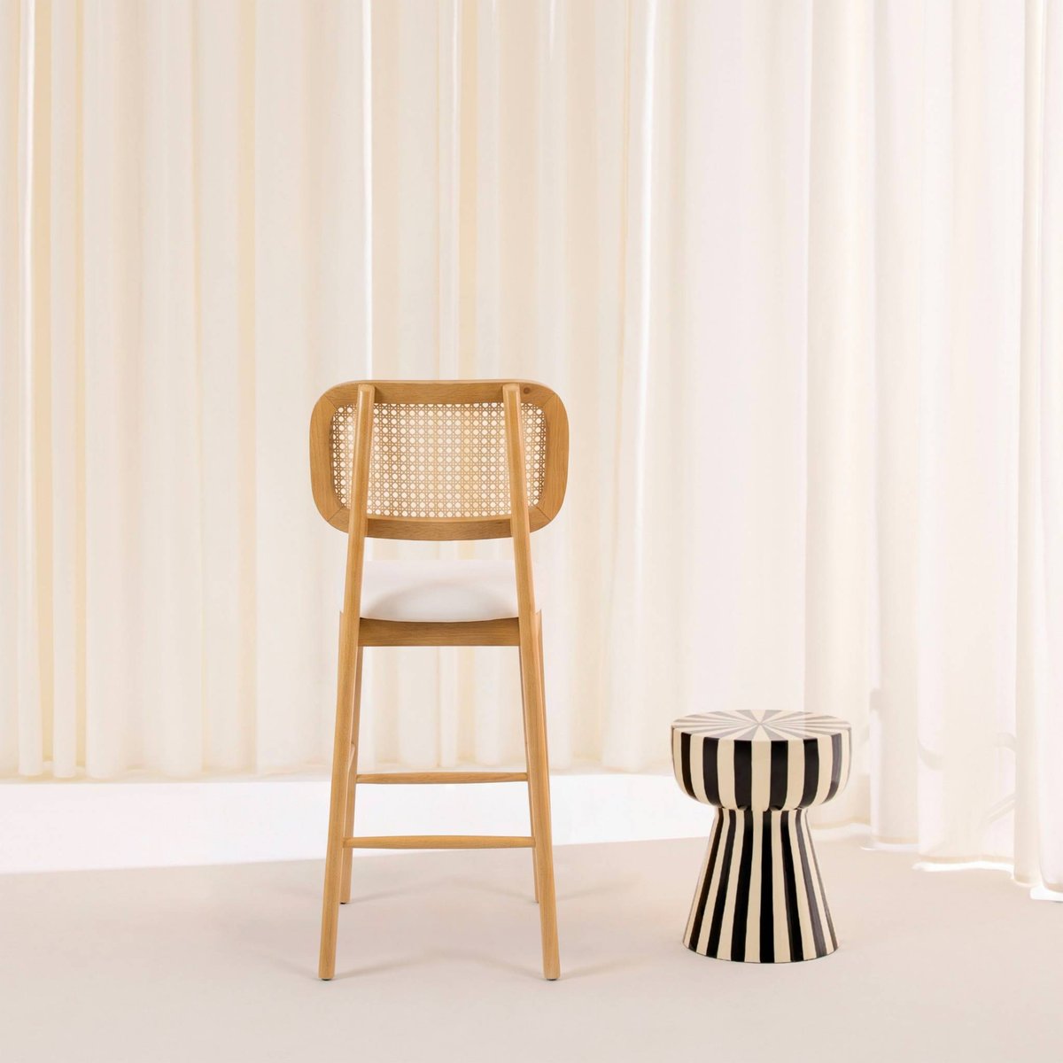 Tabouret de bar bois d'hévéa cannage et tissu 66,5cm (lot de 2) MANI naturel, SWEEEK