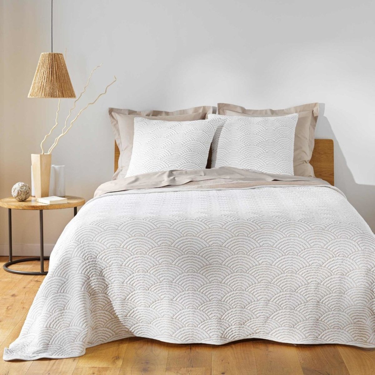 Couvre-lit matelassé 240x260 + 2 housses de coussins CASSANDRA blanc, DECORATIE