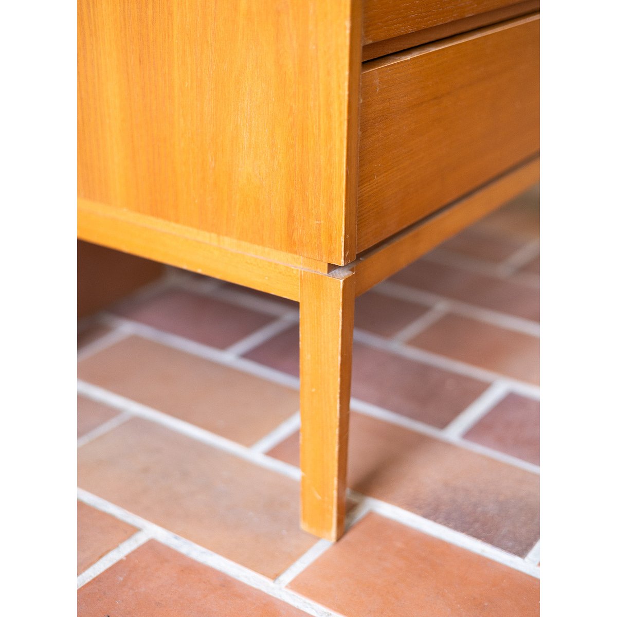 Petite commode en bois Olga N°1073 - Bon état bois clair, DEBONGOUT