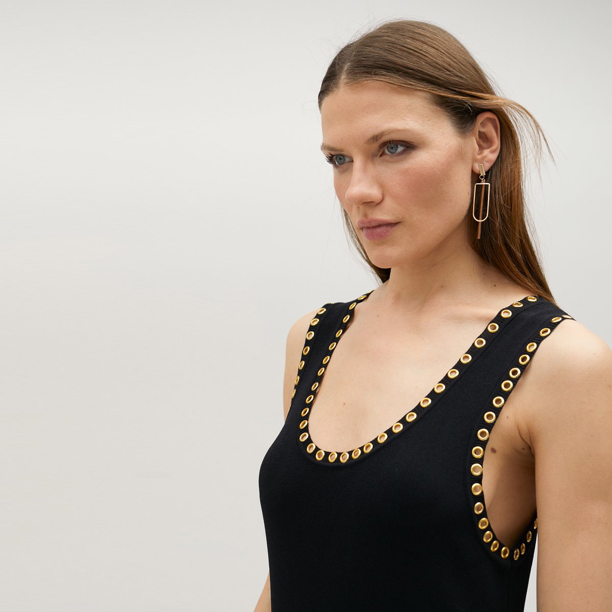 Robe longue moulantes avec œillets métalliques décoratifs noir, LOLA CASADEMUNT
