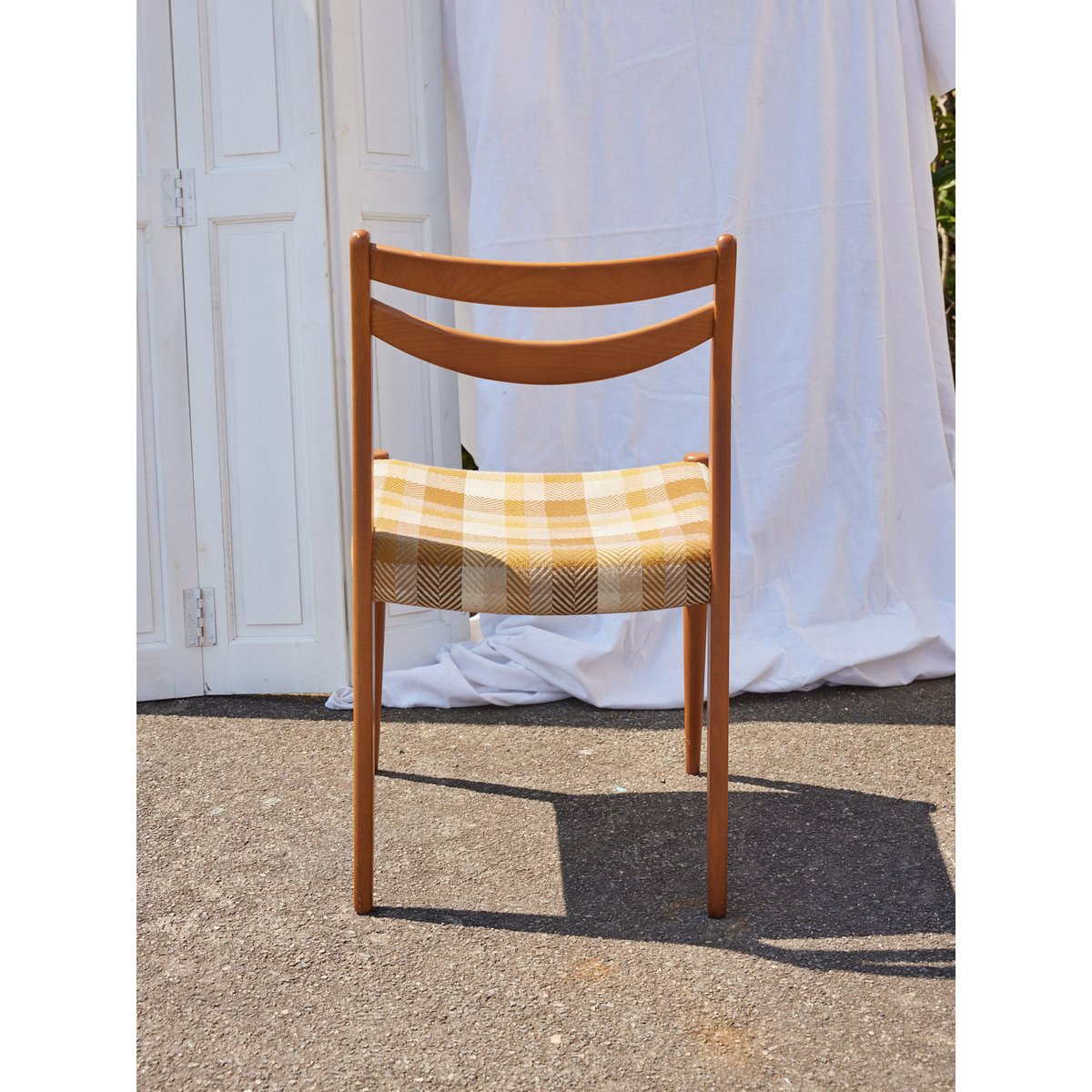 Paire de chaises au design scandinave Alma N°1743 - Bon état bois clair, DEBONGOUT