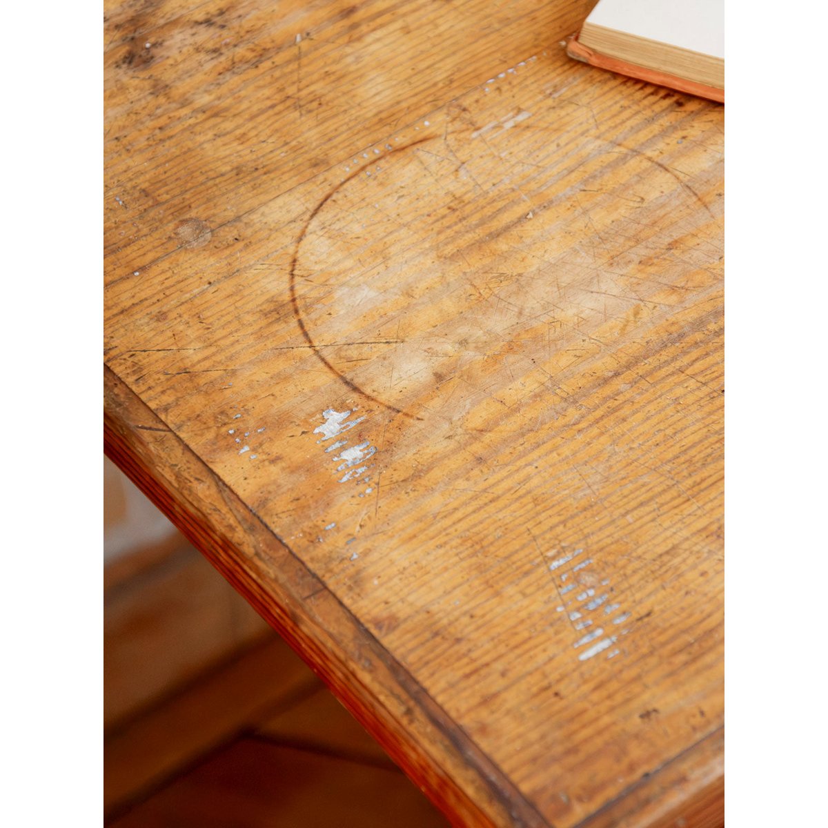Joli bureau en bois brut Edouard N°1114 - Bon état bois clair, DEBONGOUT