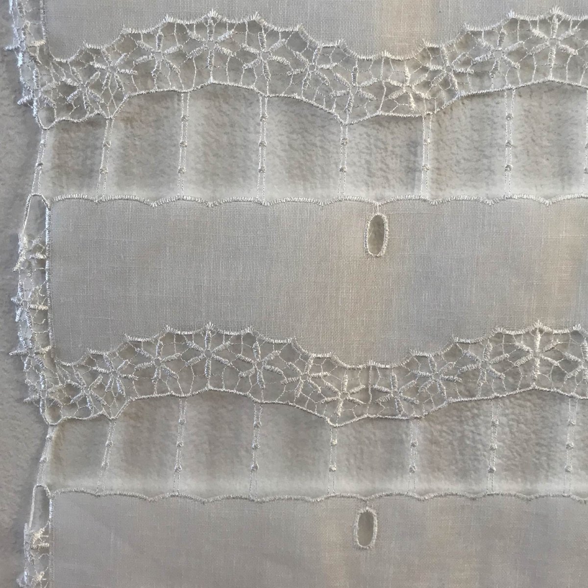 Modulable à dentelle esprit d'antan blanc cassé, LINDER