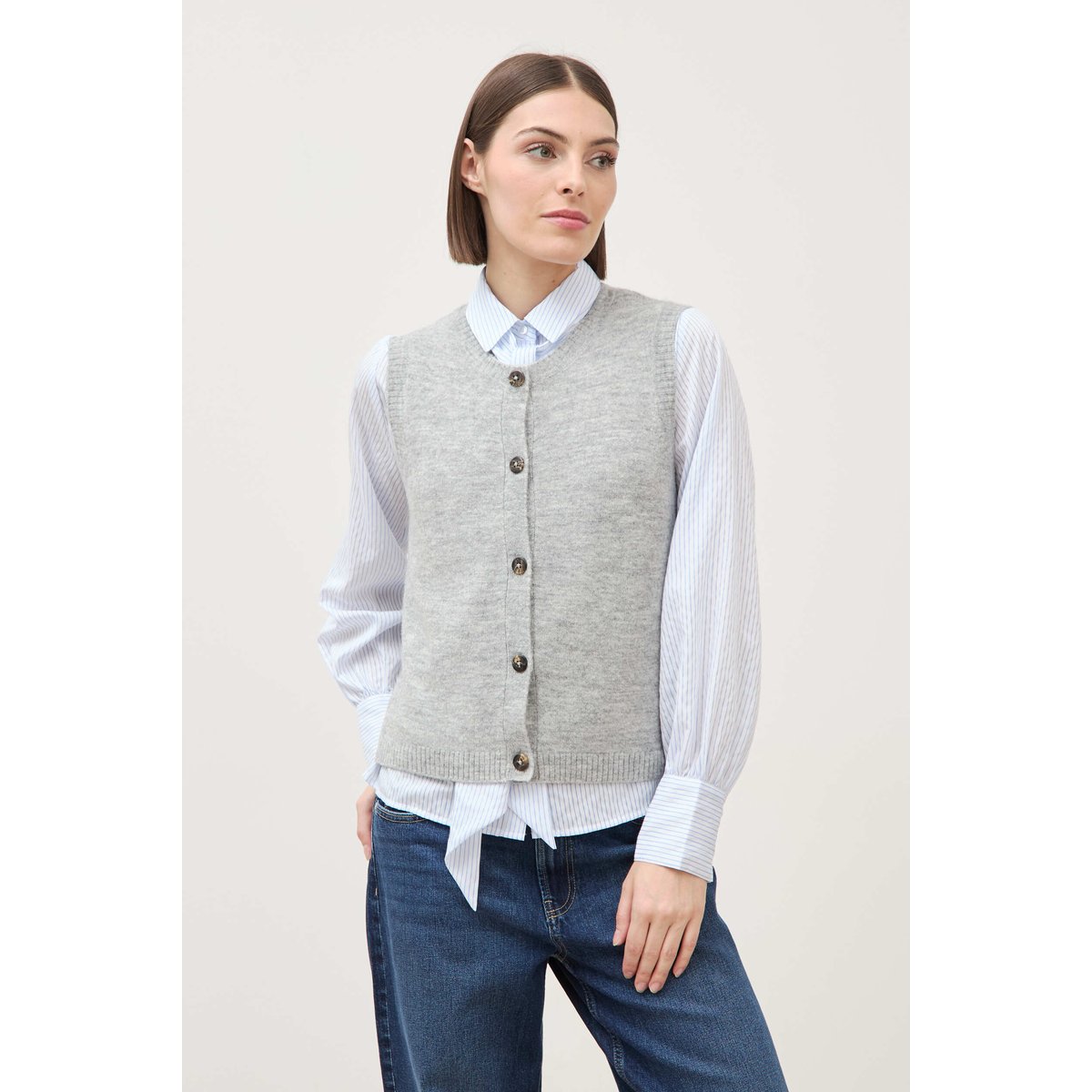 Pull droit court sans manches col rond gris, BONOBO