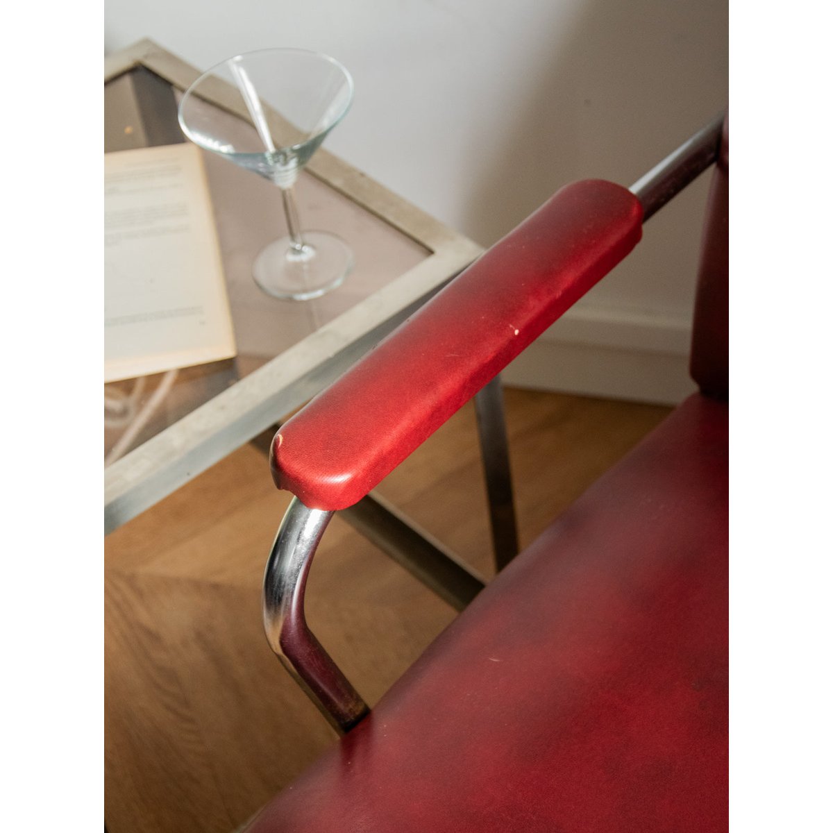 Fauteuil chromé en simili cuir rouge Jakob N°833 - Bon état rouge, DEBONGOUT