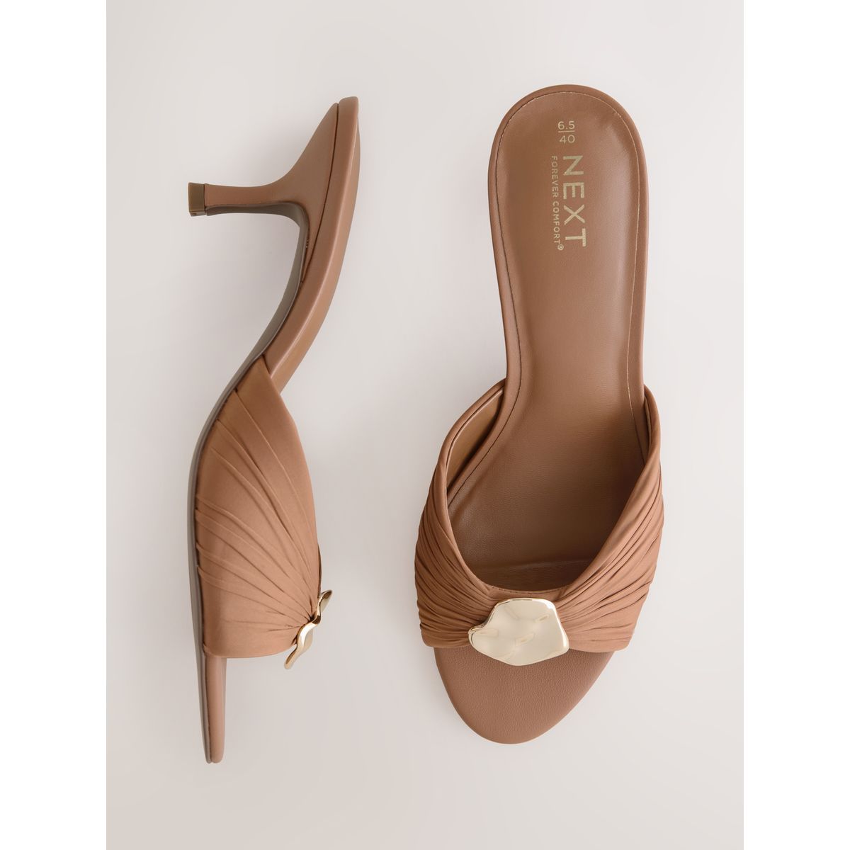 Mules torsadées à fini métal forever comfort® camel, NEXT