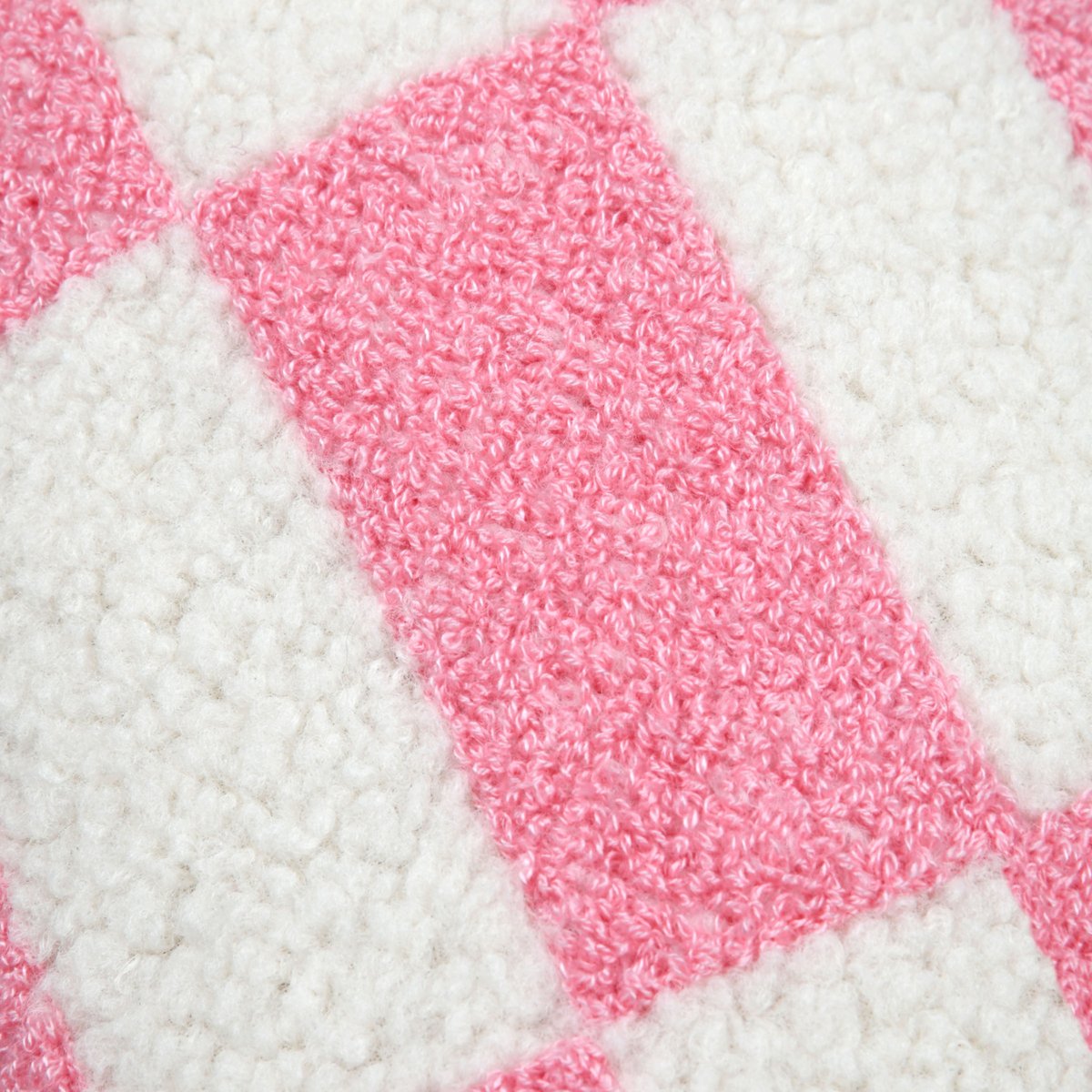 Coussin rectangulaire en bouclette à motif damier rose, LOVELY CASA