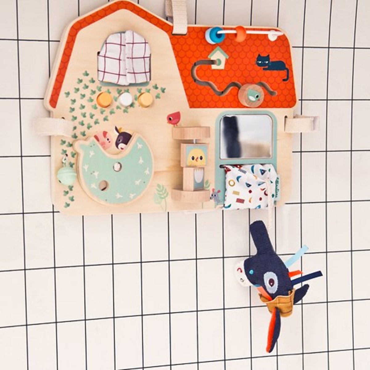 Panneau d'activités La Ferme beige, orange, bleu, LILLIPUTIENS