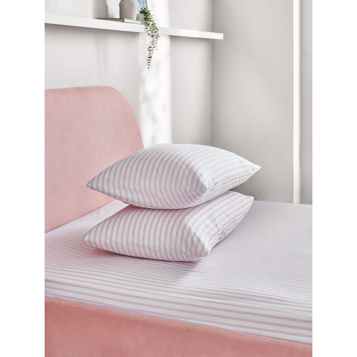Parure drap-housse et taie d'oreiller rayures fines roses et blanches, NEXT