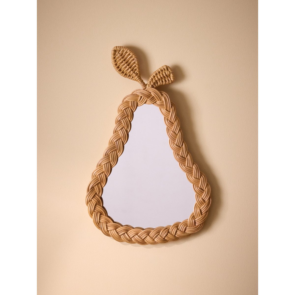 Miroir mural forme poire en rotin bois naturel, CYRILLUS