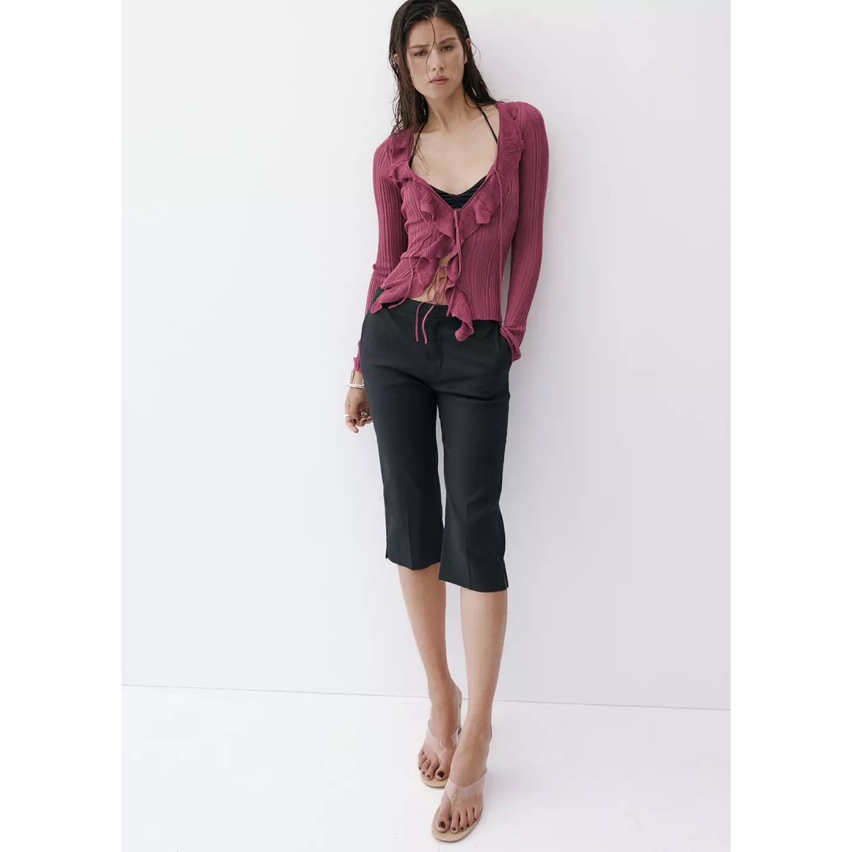 Cardigan en maille texturée avec détail volanté lie de vin, MANGO