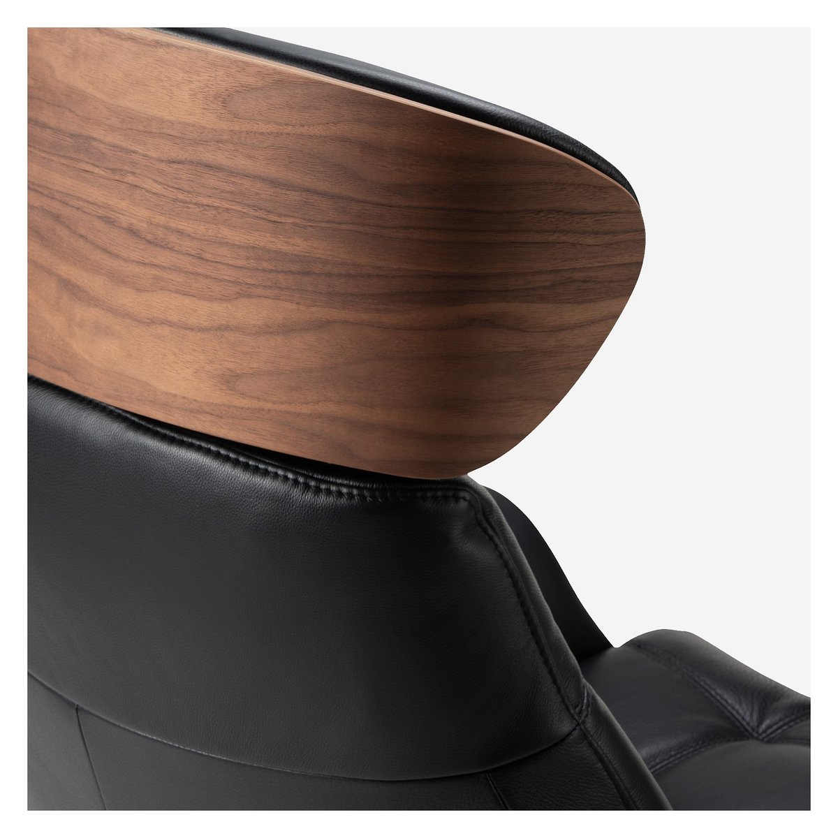 Fauteuil en cuir Savoy, bois plaqué noyer et aluminium poli MARC noir, argenté, HABITAT