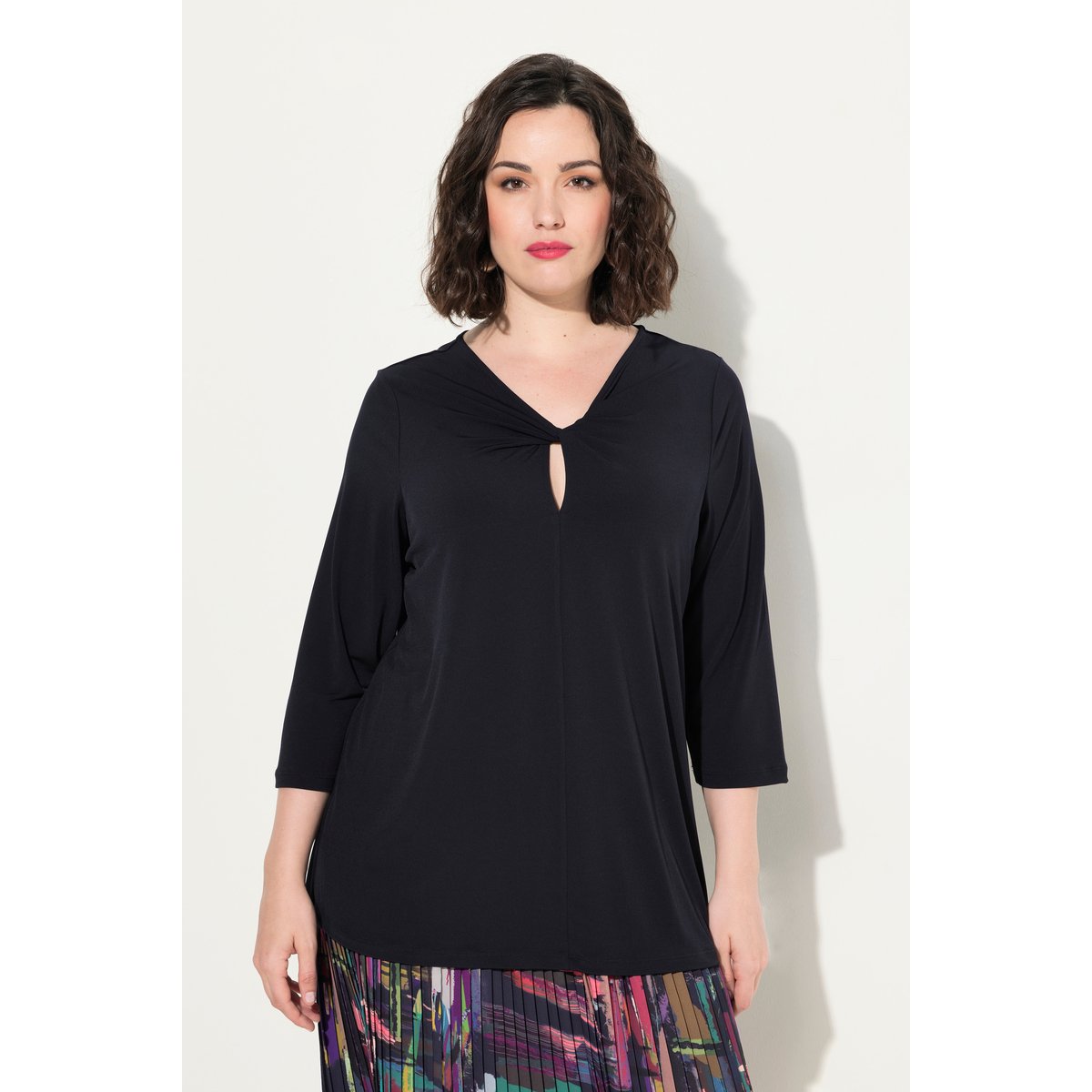 T-shirt avec décolleté drapé et manches 3/4. marine, ULLA POPKEN