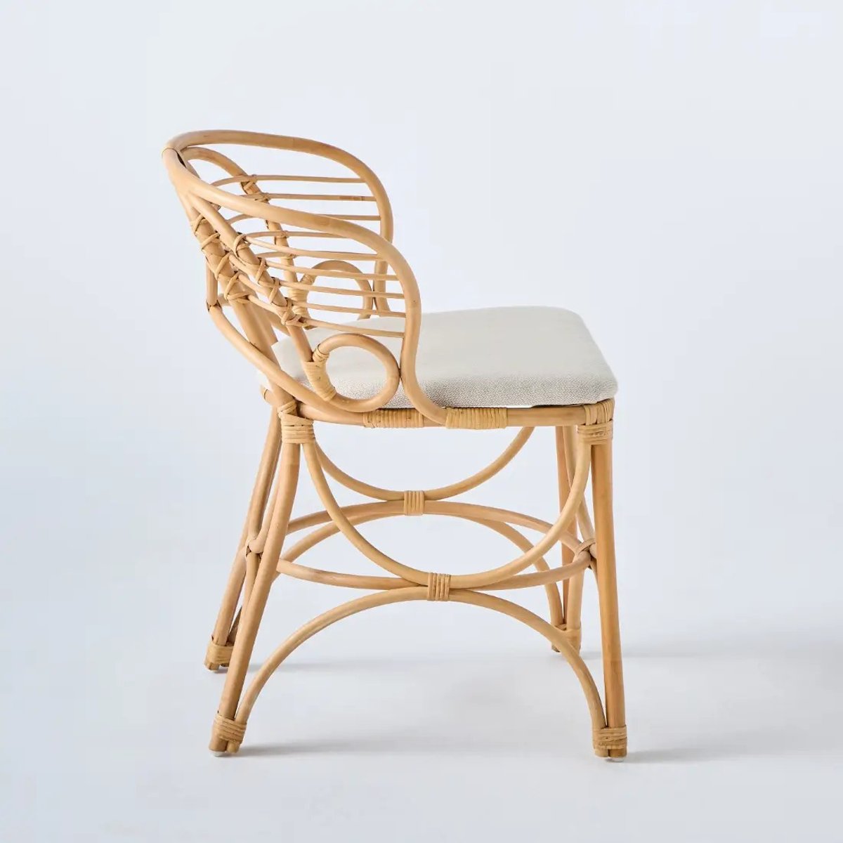 Fauteuil de table en rotin GINGKO Horizon rotin teinté "miel", KOK