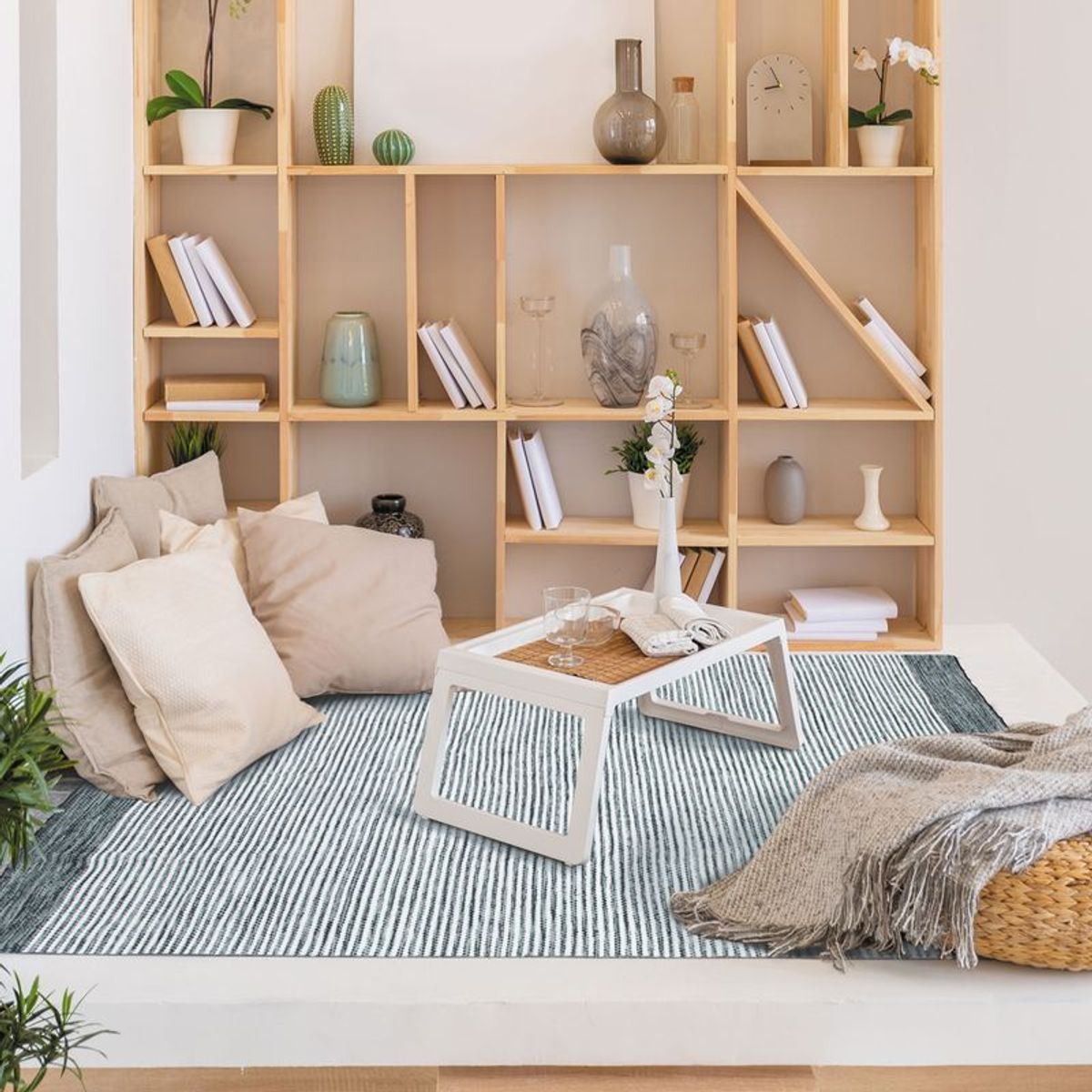 Tapis salon artisanal en coton gris blanc, THE DECO FACTORY