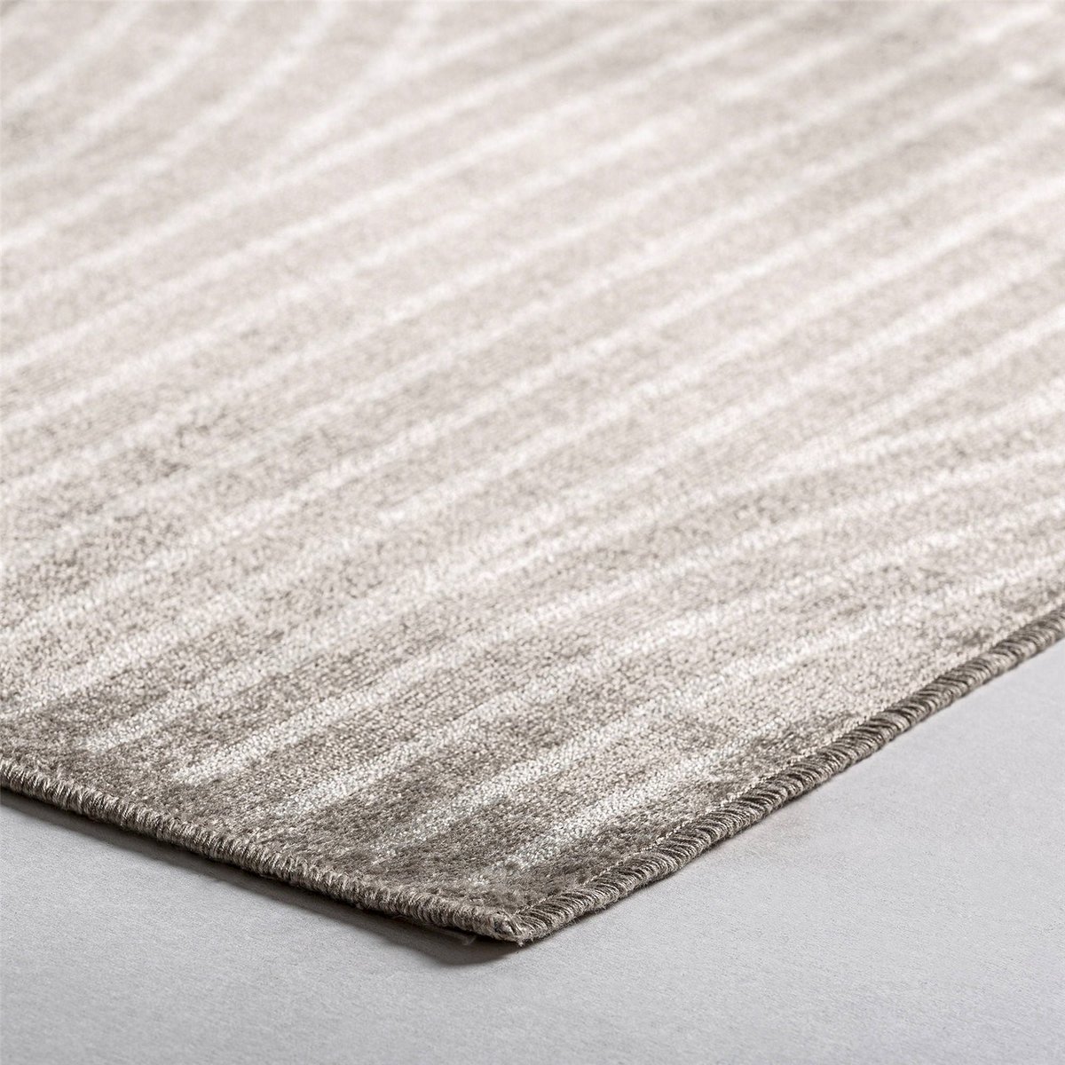 Tapis classique en viscose et polyester beige doux naturel, RECOLLECTION