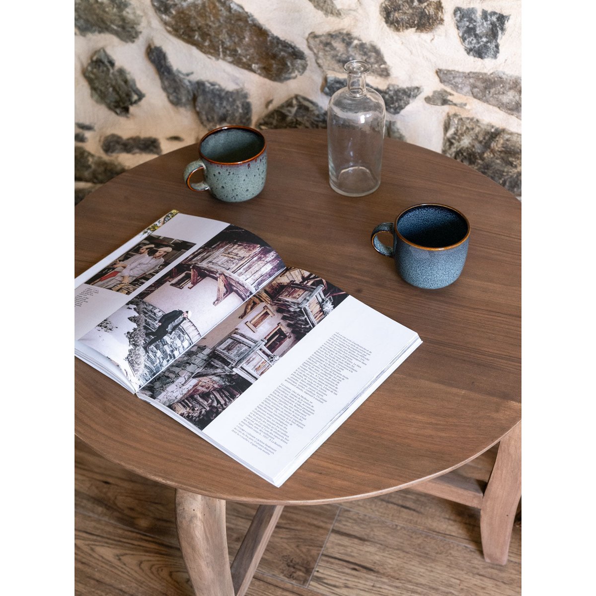 Table basse cirée en bois massif Donna N°995 - Bon état bois foncé, DEBONGOUT