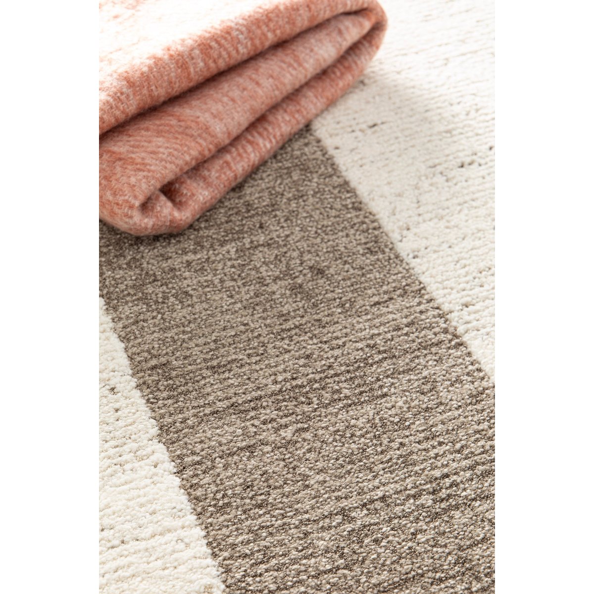 Tapis doux et design MERIDIAN beige sable, AFK LIVING