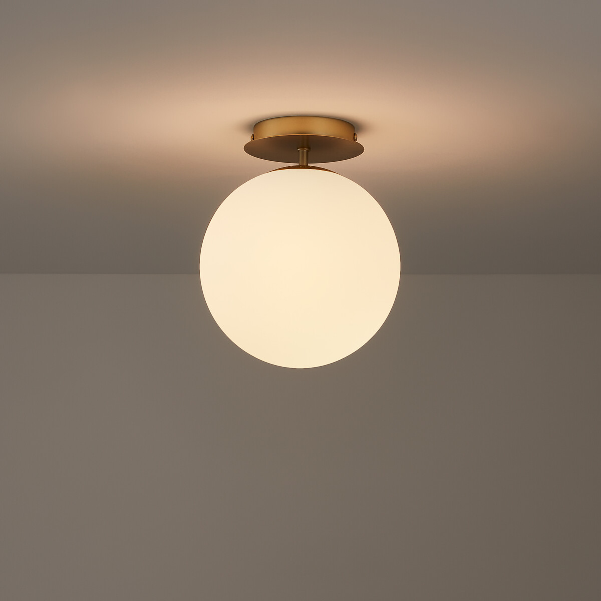 Plafonnier ou applique, en laiton et verre opaline, MORICIO blanc/laiton, LA REDOUTE INTERIEURS