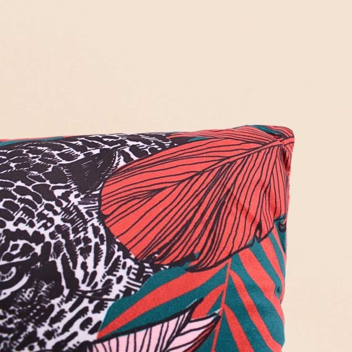 Coussin rectangulaire motifs jungle velours 70x30cm bordeau, ORNAMI