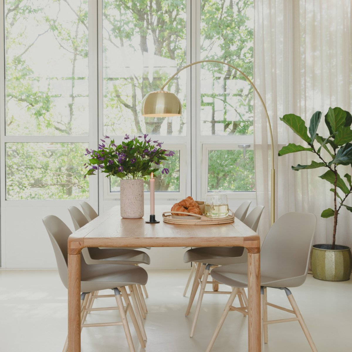 Lampadaire arc design- BOW laiton, ZUIVER