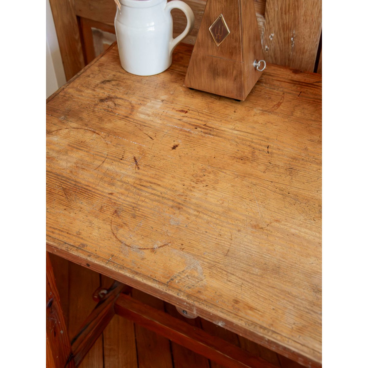Joli bureau en bois brut Edouard N°1114 - Bon état bois clair, DEBONGOUT
