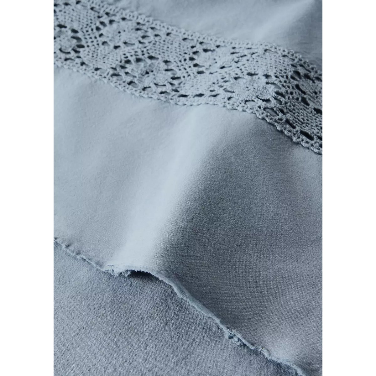 Drap plat percale de coton lavé détail dentelle lit 150/160 cm bleu, MANGO HOME