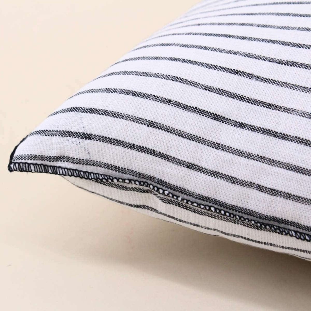 Coussin rayé 30x50cm blanc, ORNAMI