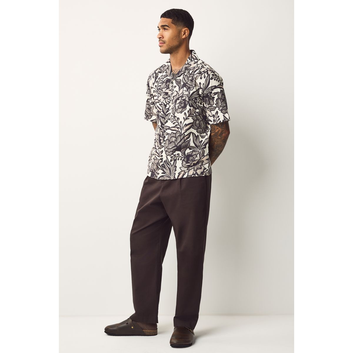 Chemise manches courtes à imprimé floral monochrome, NEXT