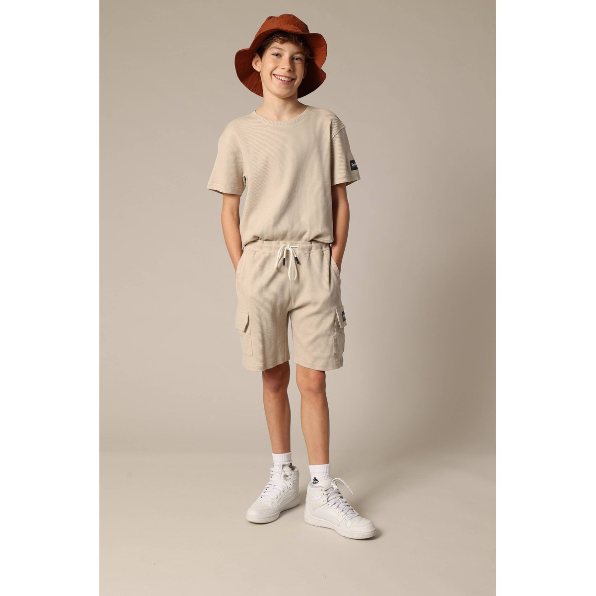 Short en coton gaufré avec taille élastiquée et multiples poches HOBART beige, DEELUXE