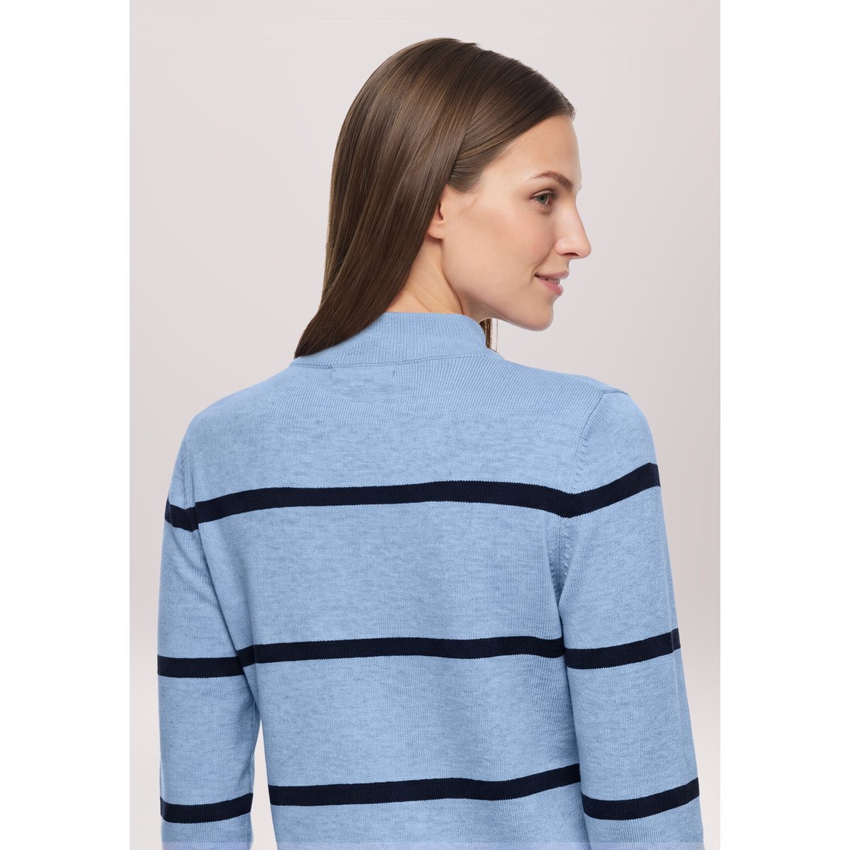 Pull-over en fine maille à col droit patch blue/dark blue, BETTY BARCLAY