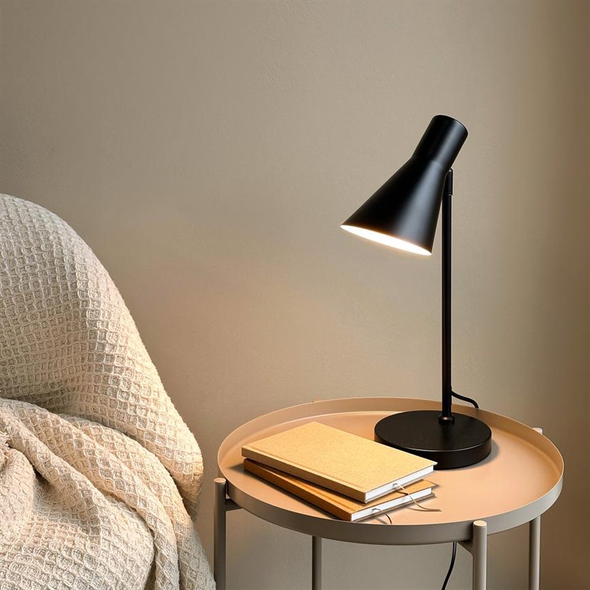 Lampe à poser noire DL12 noir, DYBERG LARSEN