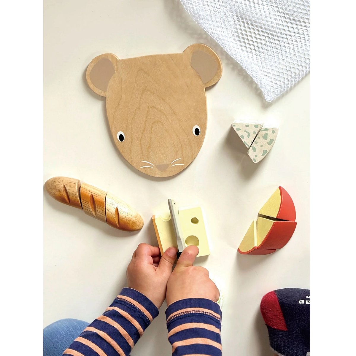 Planche à découper fromages beige, jaune, vert, TENDER LEAF TOYS