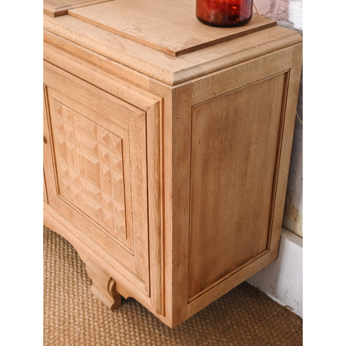 Buffet en bois massif travaillé Gilbert N°1846 - Bon état bois clair, DEBONGOUT