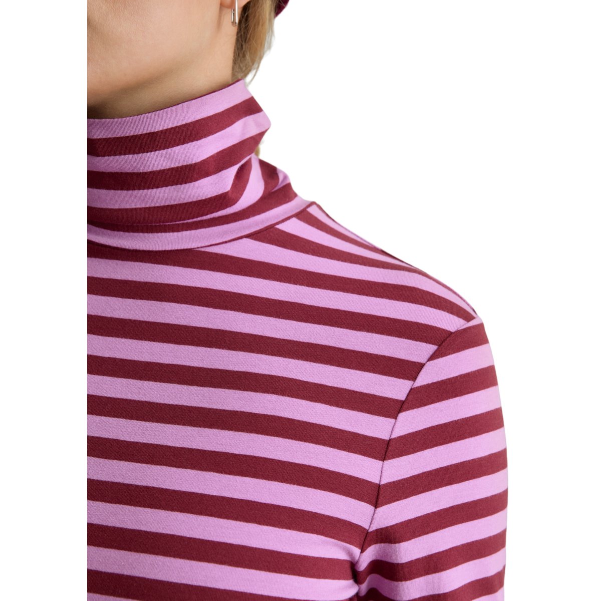 T-shirt à col roulé et manches longues, coupe ajustée en jersey simple avec élasthanne rouge, MARC O’POLO DENIM