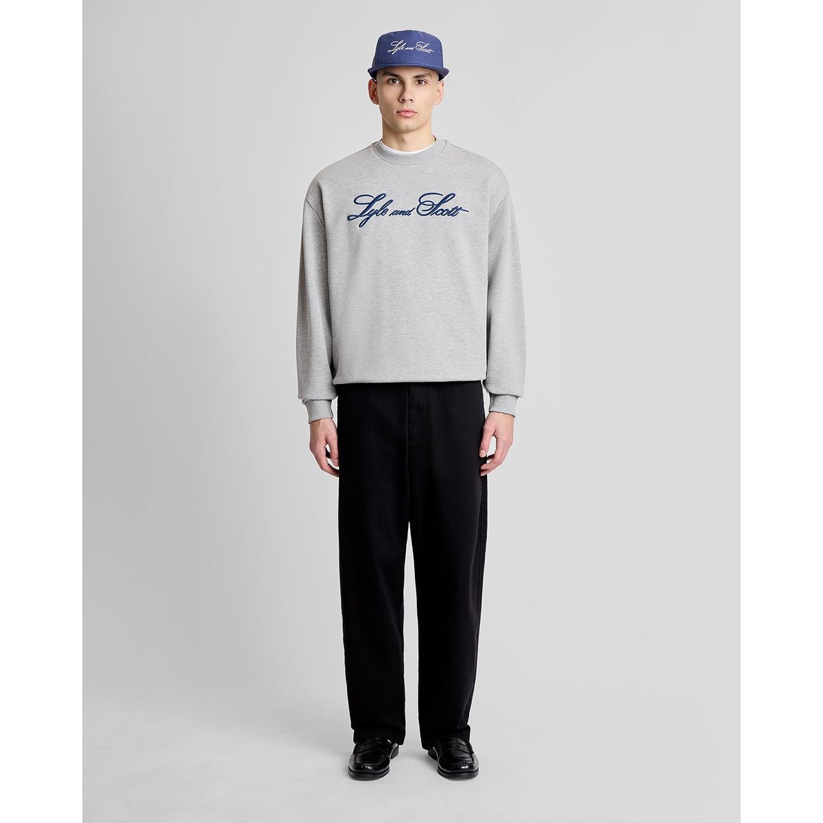 Sweat-shirt col rond logo script gris archive chiné, LYLE & SCOTT
