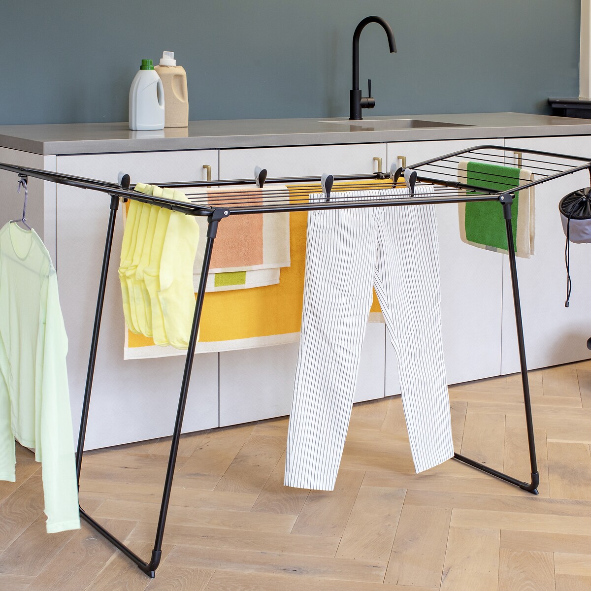 Etendoir à linge HangOn Too 18M noir mat, BRABANTIA