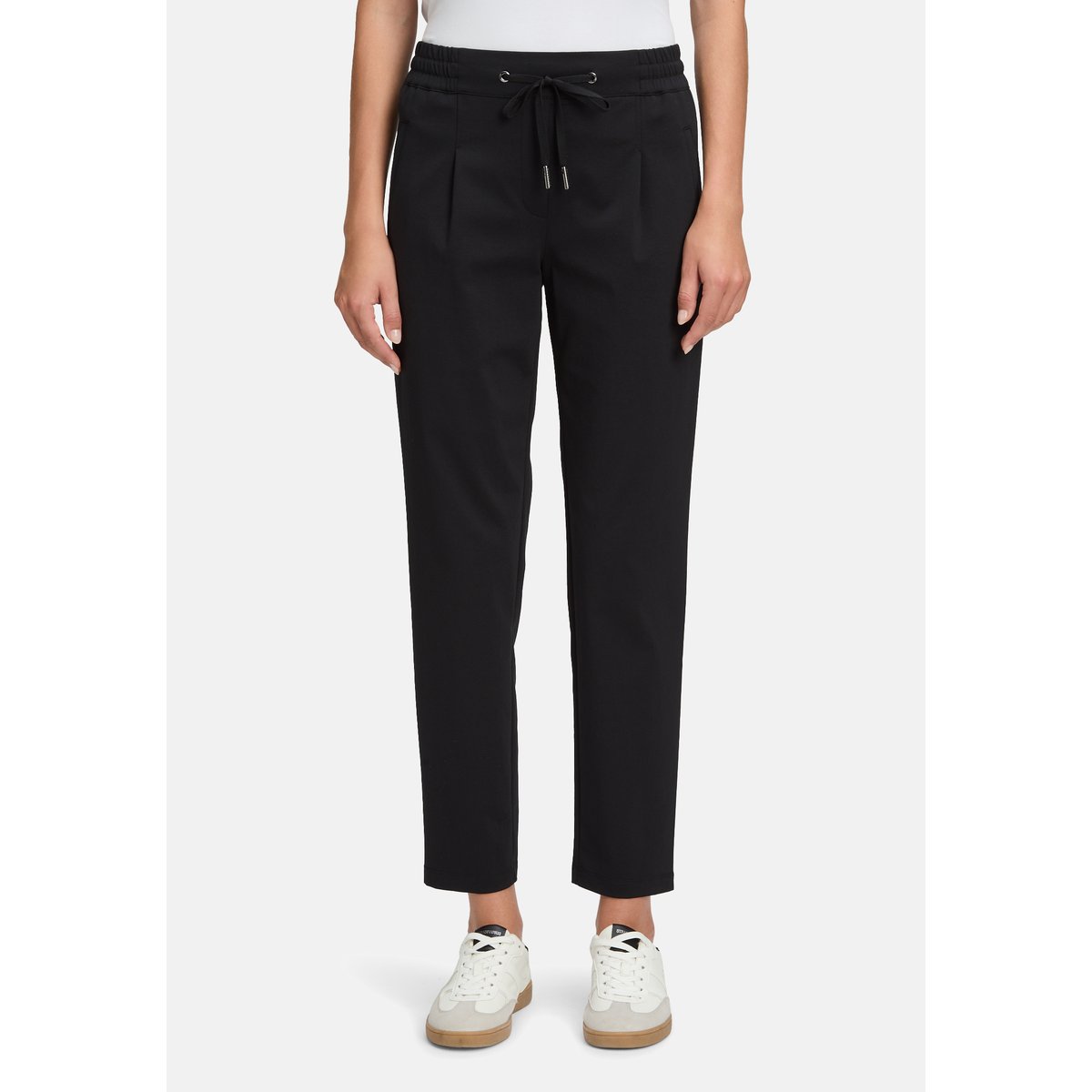Pantalon stretch à poches extérieures noir, BETTY & CO