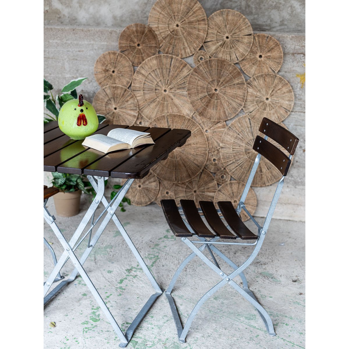 Ensemble de table et chaises pliantes d'extérieur Auguste N°21 - Bon état bois foncé, DEBONGOUT